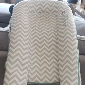 DockATot baby sleeper/ lounger